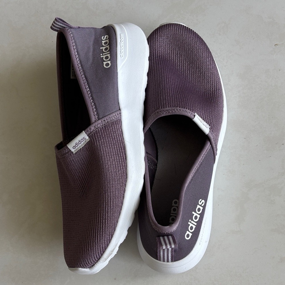 Adidas women cloud sneakers
